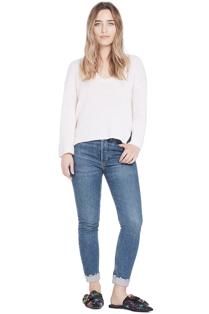L/S Sweater w Back Keyhole